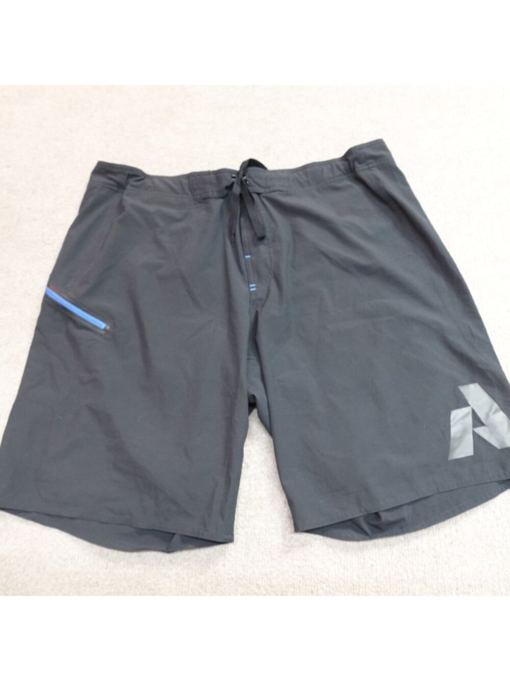 Eddie Bauer First Ascent Shorts 40 Black Drawstring Board  10" in